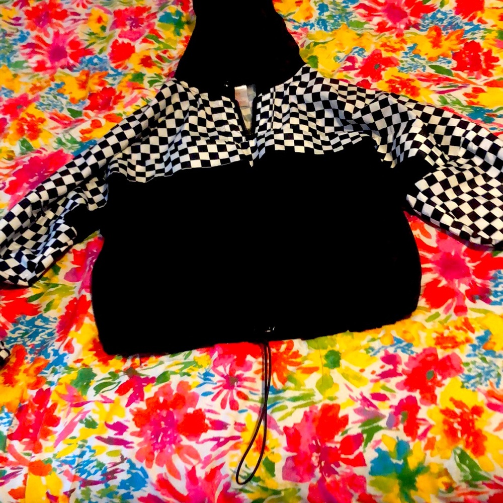 Checkered wind breaker